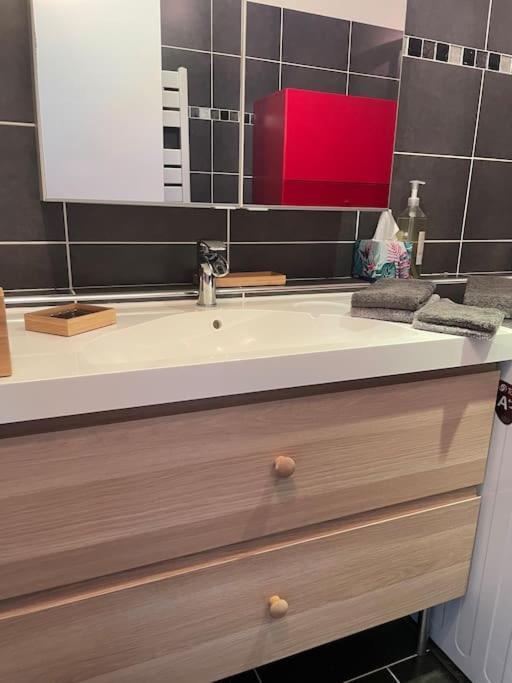 Appartement 2 Pieces 6Mn A Pied Du Centre Vence Luaran gambar